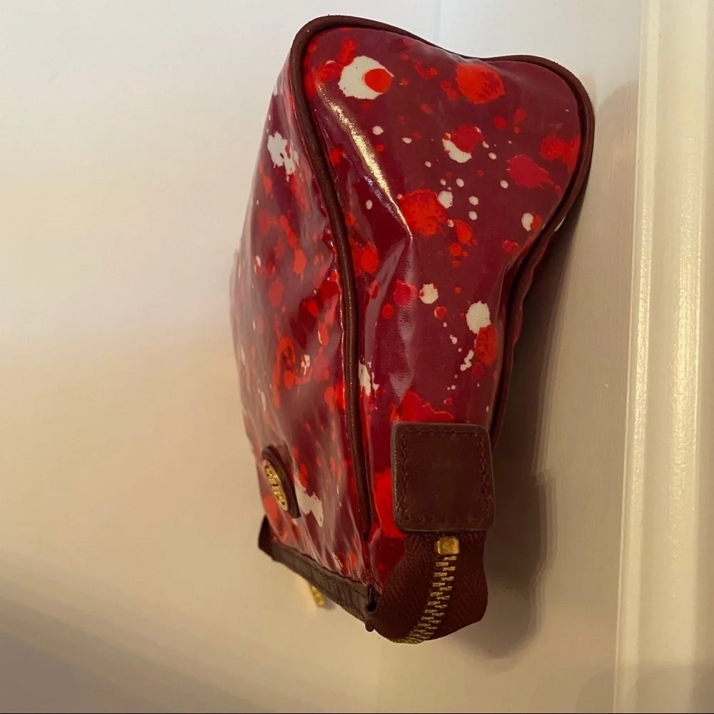 TORY BURCH BAG COSMETIC RED WHITE PRINT ZIP TOP MAKEUP SIGNATURE T TAC MEDALLION